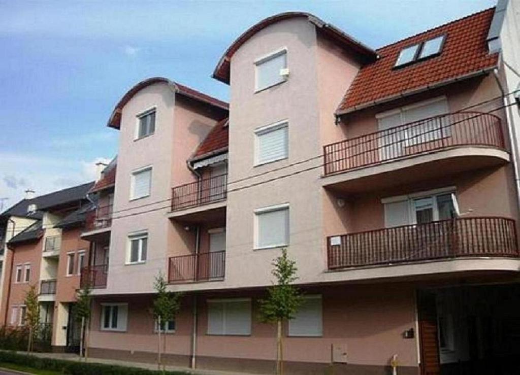 Major Street Apartman Leilighet Hajdúszoboszló Eksteriør bilde